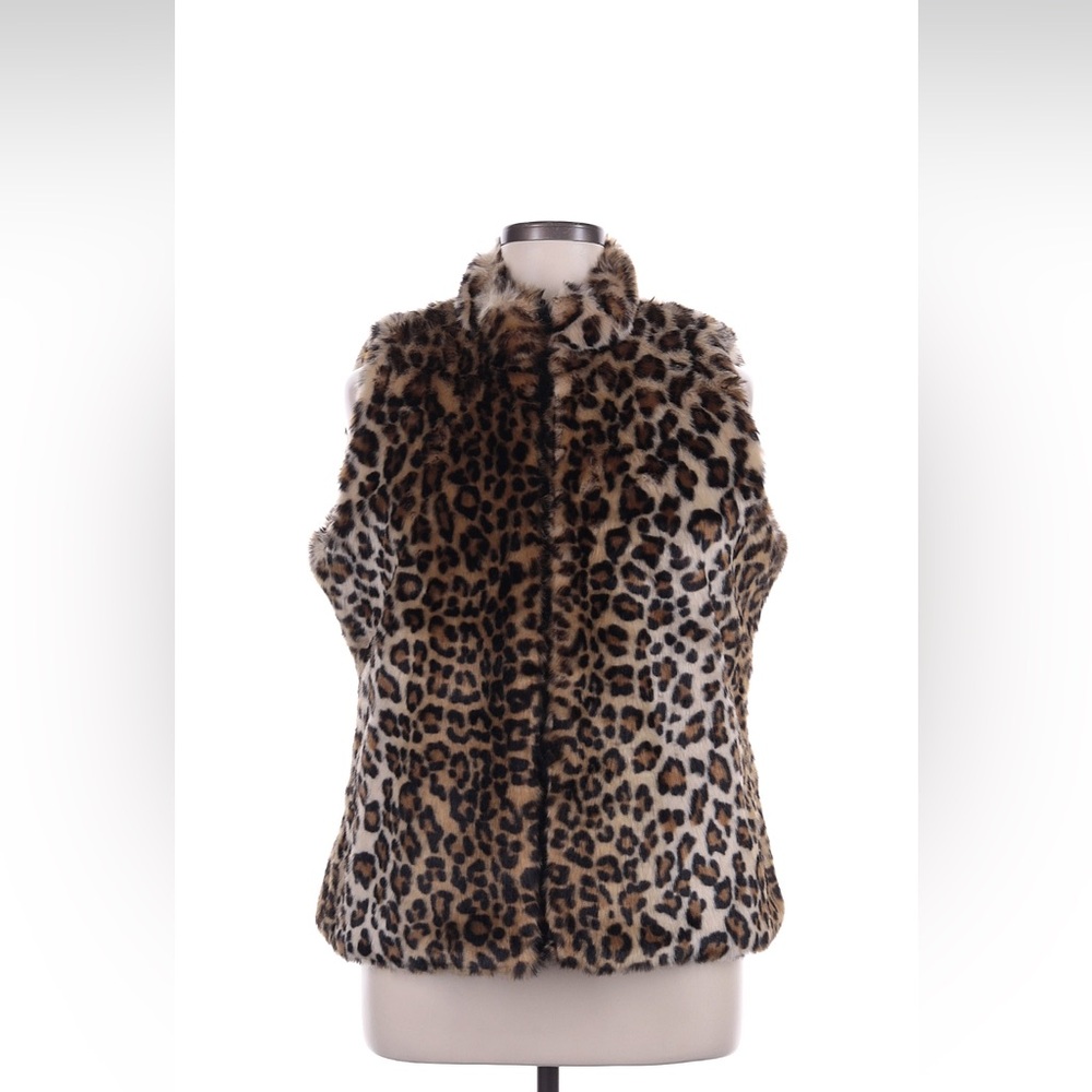 JNWT J.McLaughlin faux fur vest